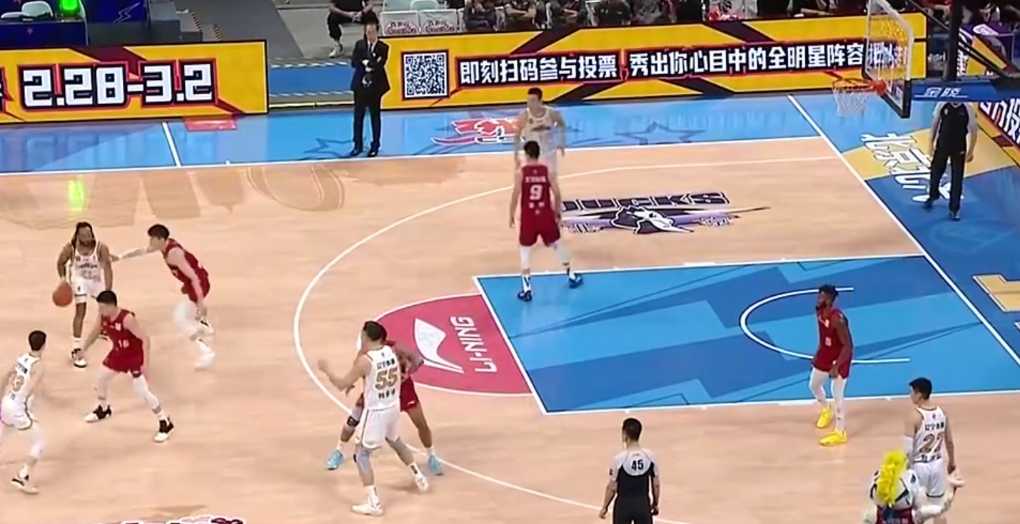 快攻频出:北京队利用快速反击成功扳平比分!的简单介绍 快攻频出:北京队利用快速反击成功扳平比分!的简单介绍