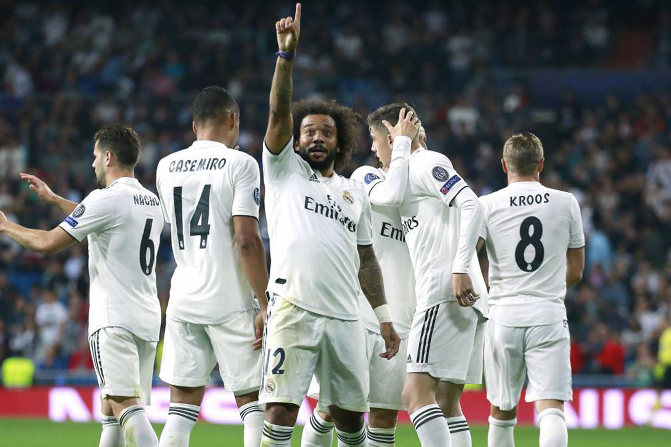 乐鱼体育下载入口-包含现场炫技：球员炫酷过人集锦的词条