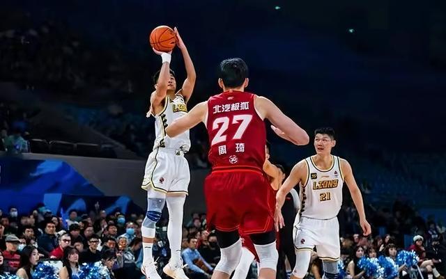 CBA常规赛激战正酣,上海队力挫北京队夺第一的简单介绍 CBA常规赛激战正酣,上海队力挫北京队夺第一的简单介绍
